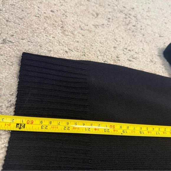 St. John Sport L very good vintage condition Black V-Neck Sweater Elegant Knit - Picture 15 of 16